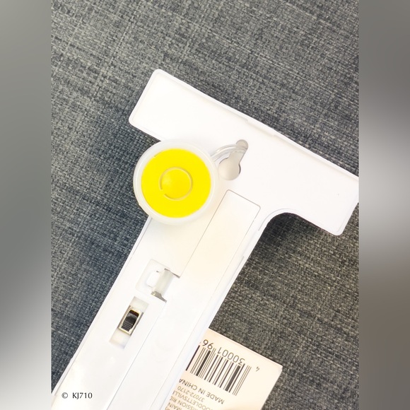 ‼️CLEARANCE SALE‼️ LED Plastic Mono Letter “J” Light NWT by Tru Living - Picture 9 of 11